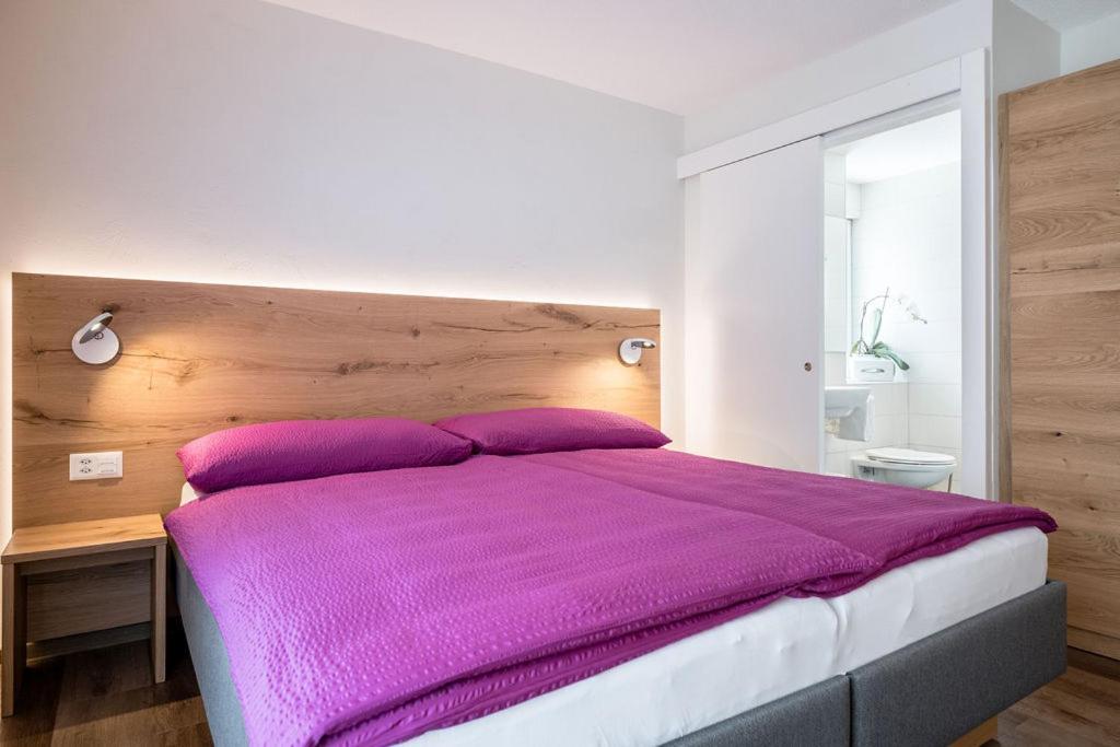 Hotel Zur Traube Brigerbad ภายนอก รูปภาพ